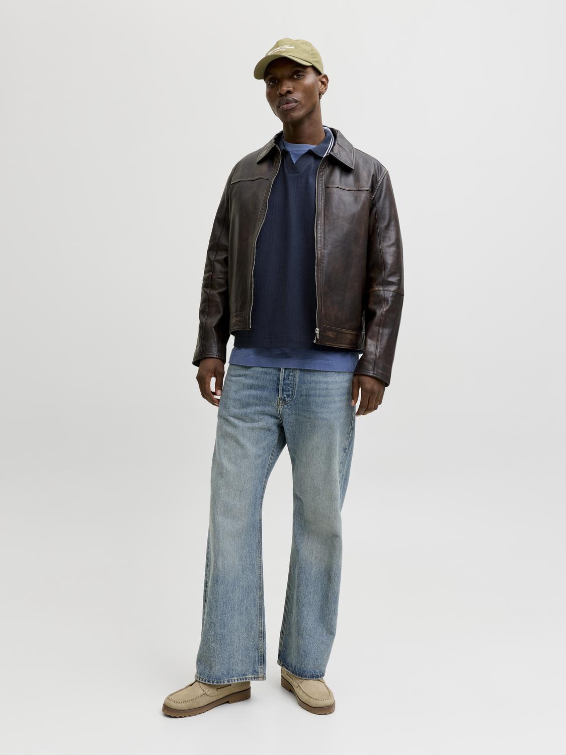 model_shot-front_full